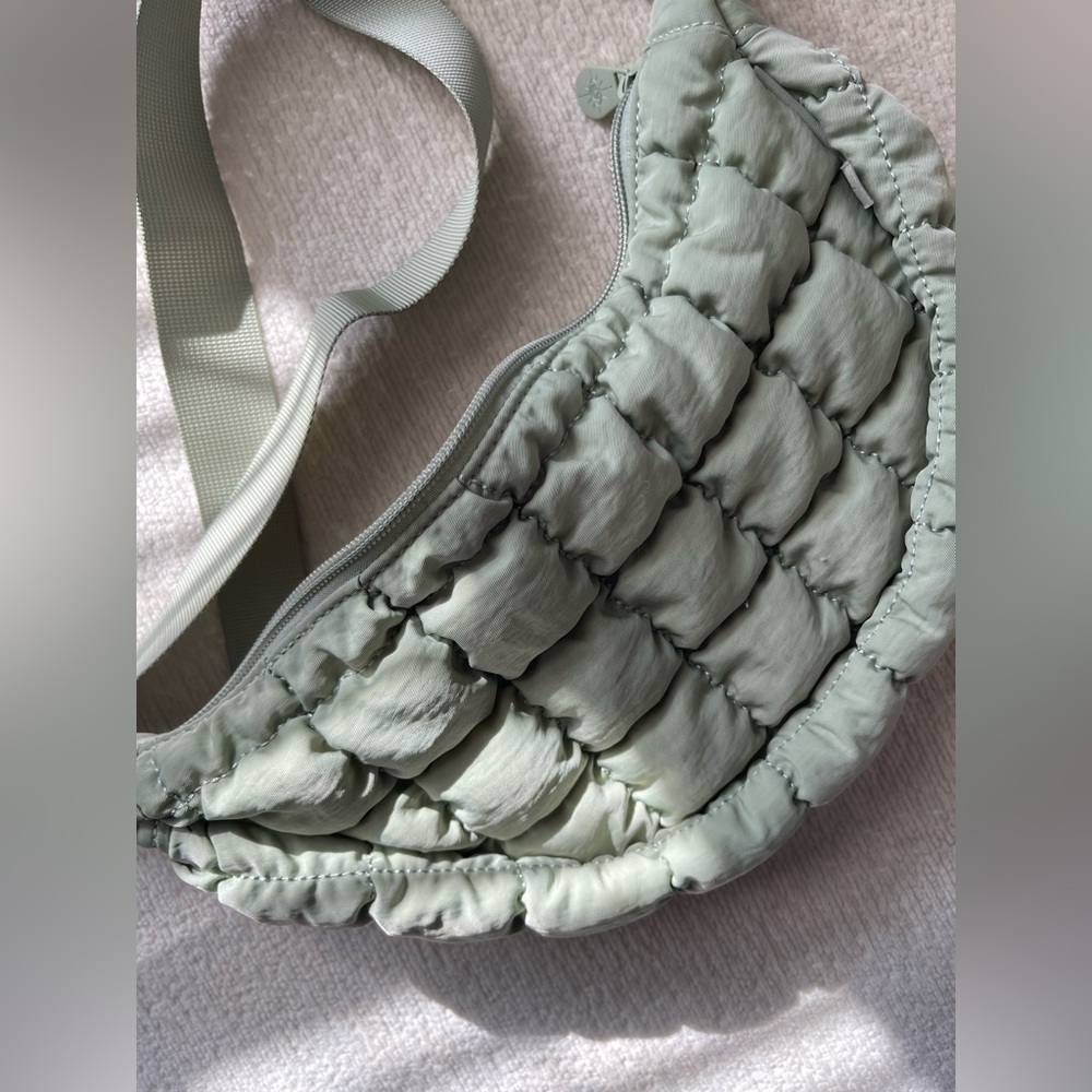 Elegant Sage Green Quilted Shoulder Bag - Picture 8 of 8